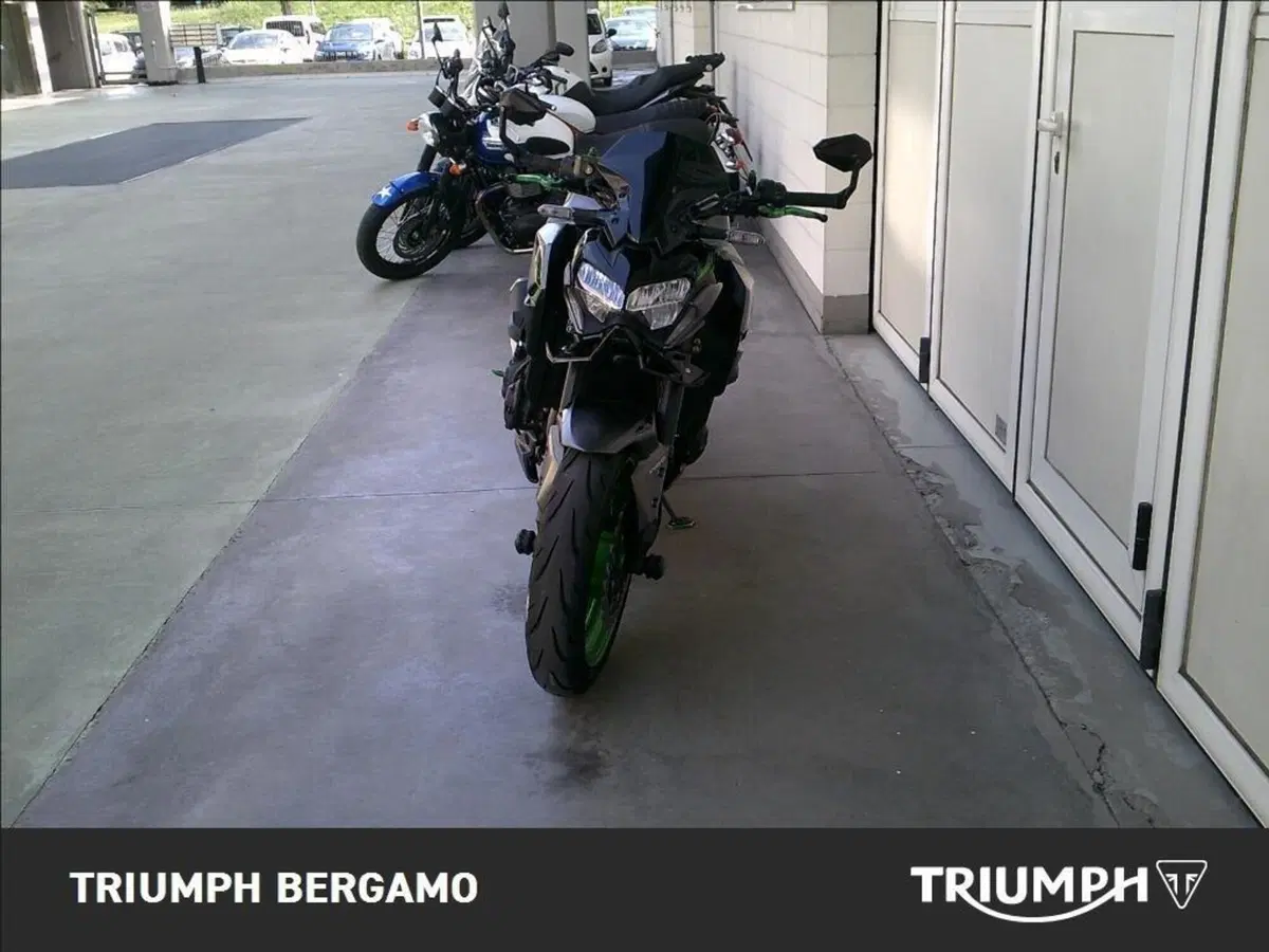 Kawasaki Z 900 (2021 - 24) (5)