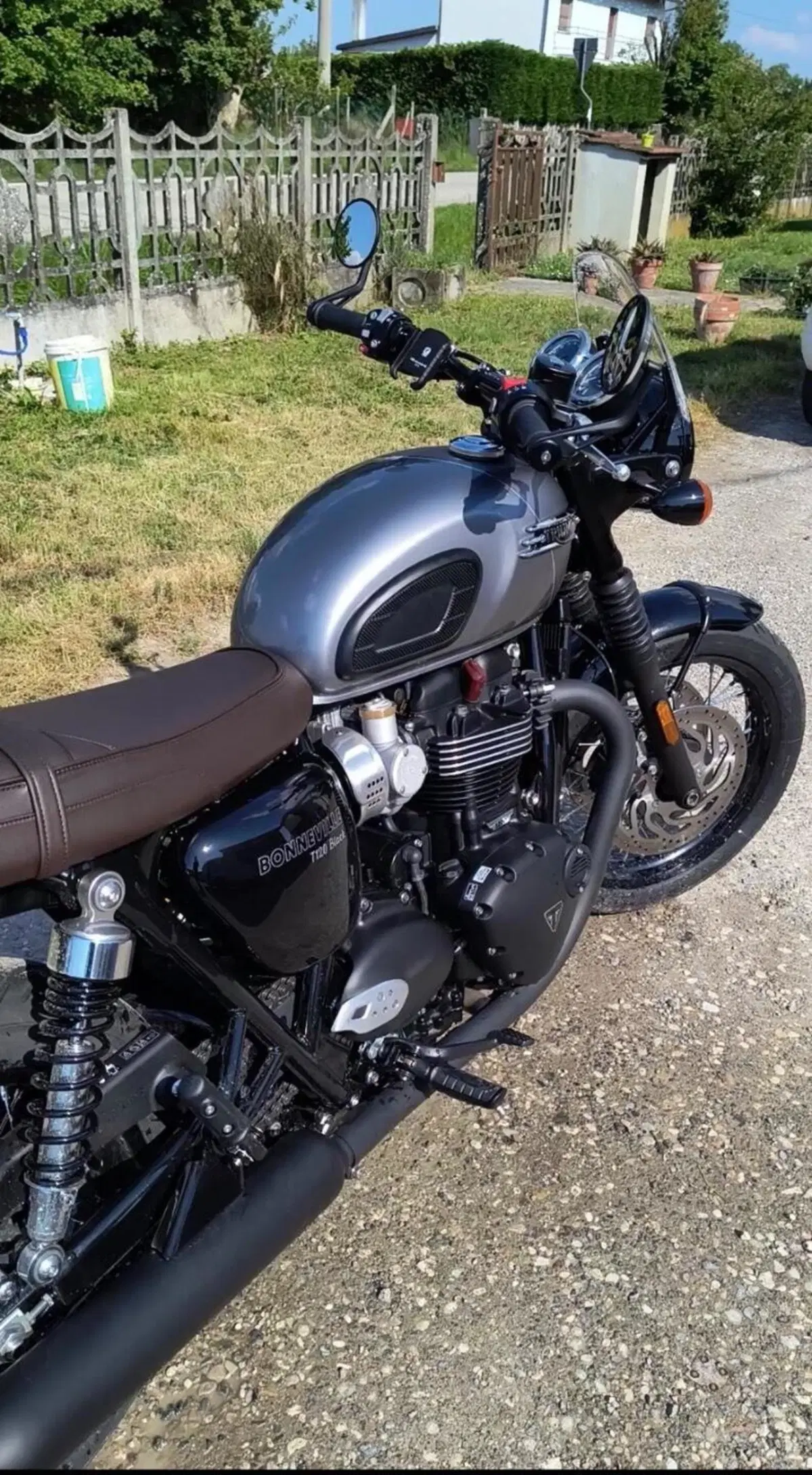 Triumph Bonneville T120 Black (2021 - 25) (3)