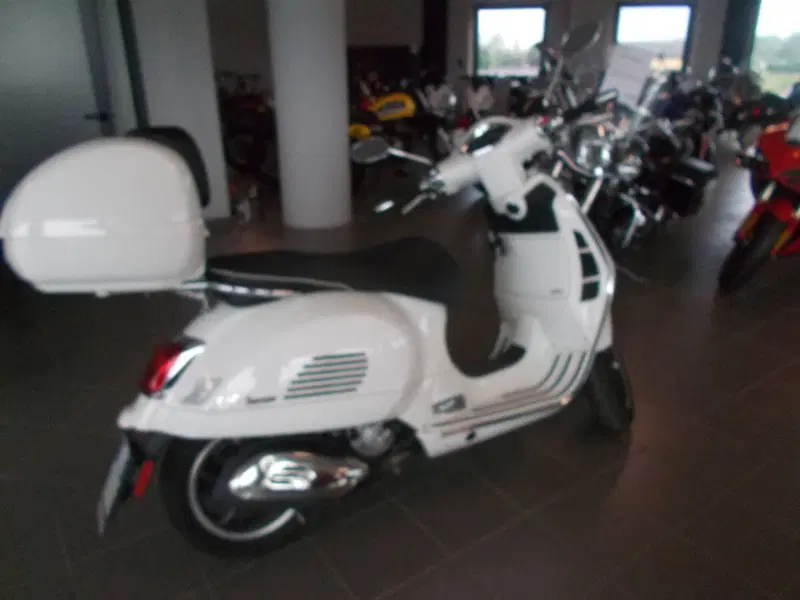 Vespa GTS 310 Super (2025 - 26) (2)