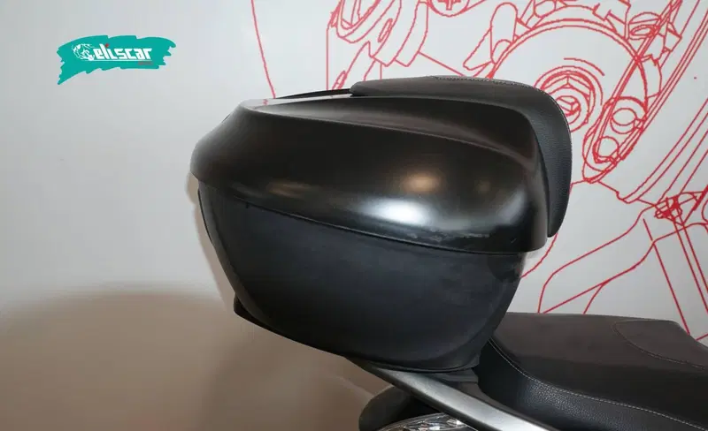 Piaggio Beverly 350 SportTouring ie ABS (2011 - 17) (5)