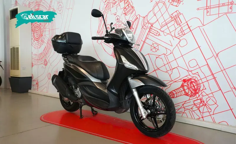 Piaggio Beverly 350 SportTouring ie ABS (2011 - 17) (2)