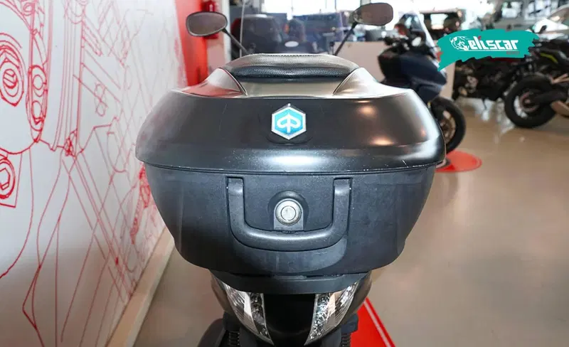Piaggio Beverly 350 SportTouring ie ABS (2011 - 17) (4)