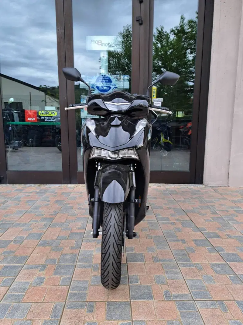 Honda SH 125i (2024 - 25) (3)