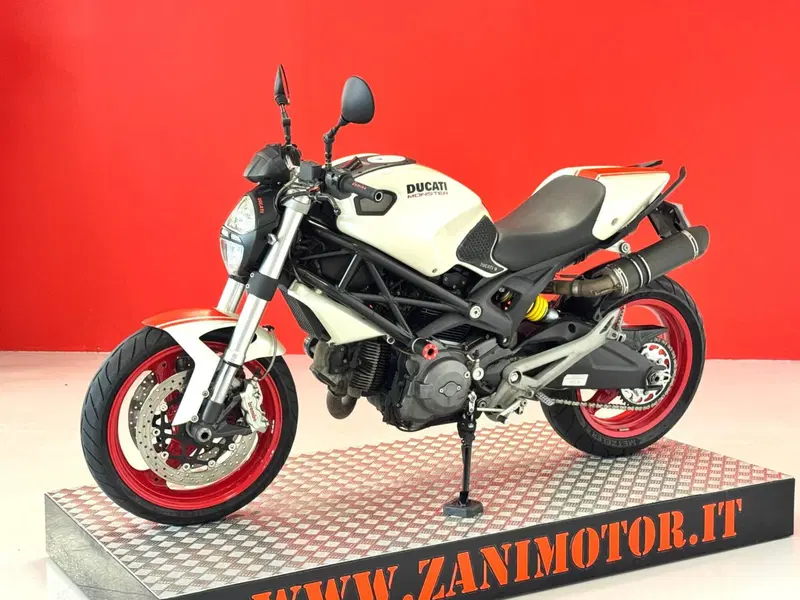 Ducati Monster 696 (2008 - 13) (4)