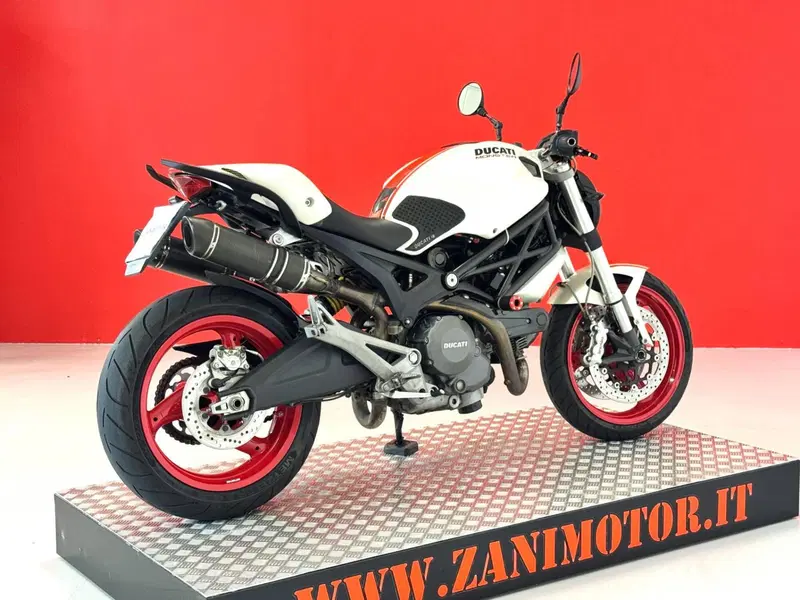 Ducati Monster 696 (2008 - 13) (8)