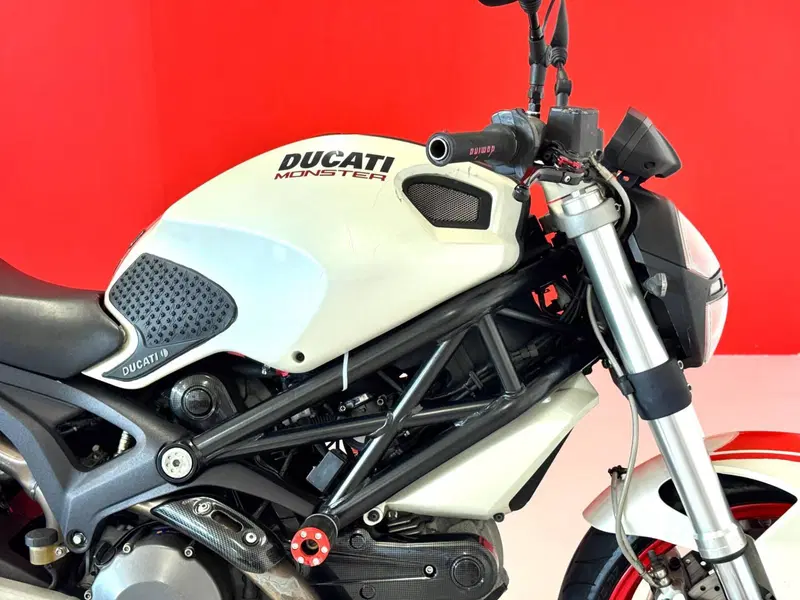 Ducati Monster 696 (2008 - 13) (10)