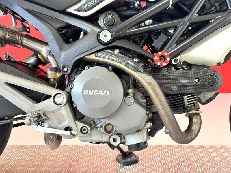 Ducati Monster 696 (2008 - 13) (11)
