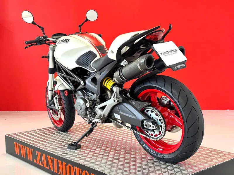 Ducati Monster 696 (2008 - 13) (17)