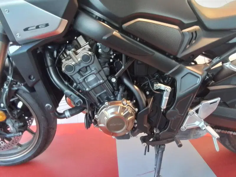 Honda CB 650 R E-Clutch (2024 - 26) (6)