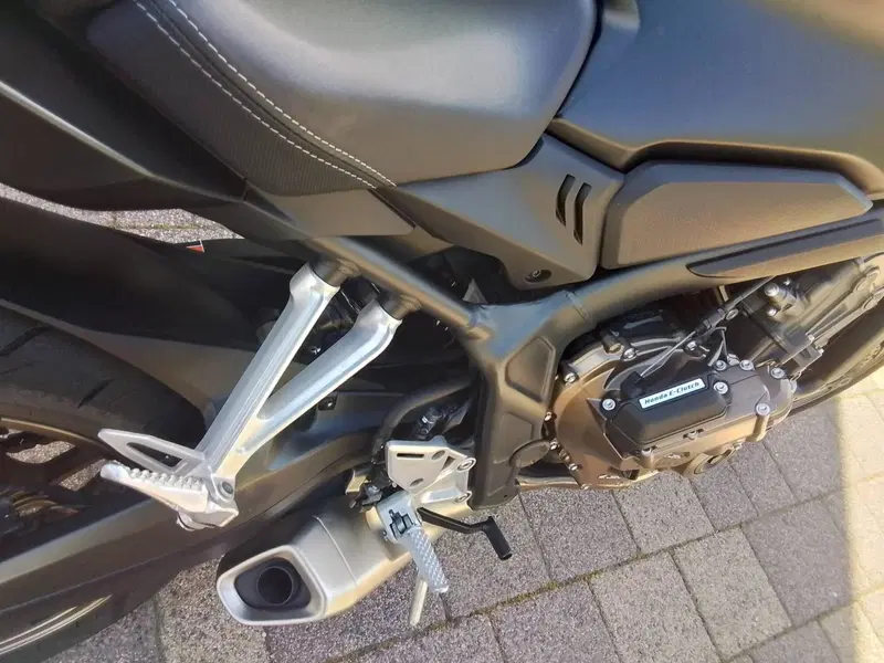 Honda CB 650 R E-Clutch (2024 - 26) (15)