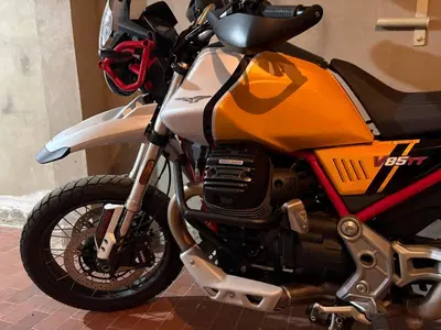 Moto Guzzi V85 TT Evocative Graphics (2021 - 23) usata