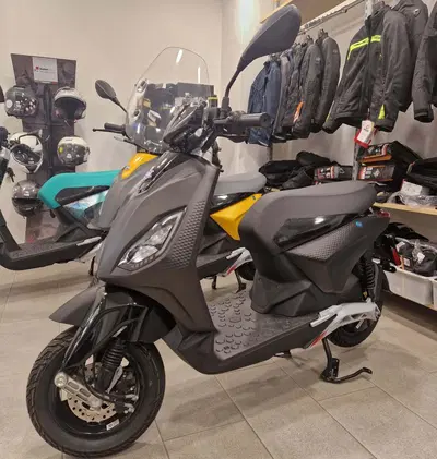 Piaggio 1 Active (2022 - 26) usata