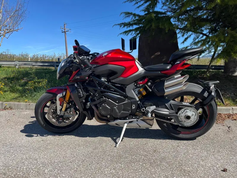MV Agusta Brutale 1000 RR (2021 - 25) (2)