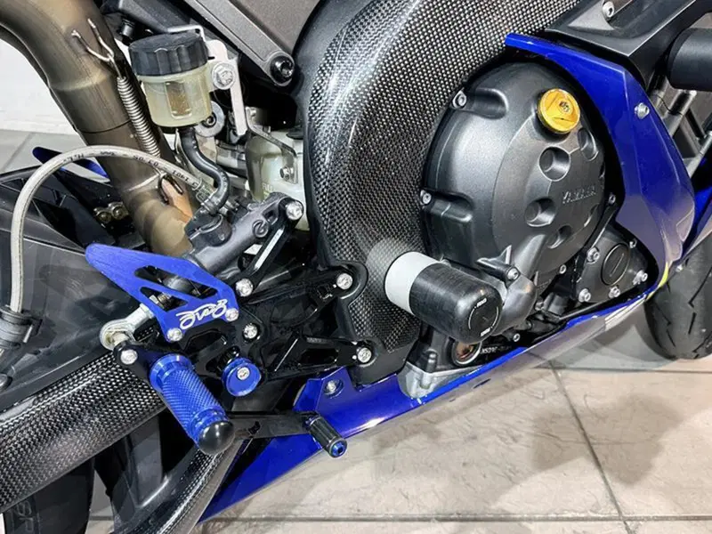 Yamaha YZF R1 (2004 - 05) (5)