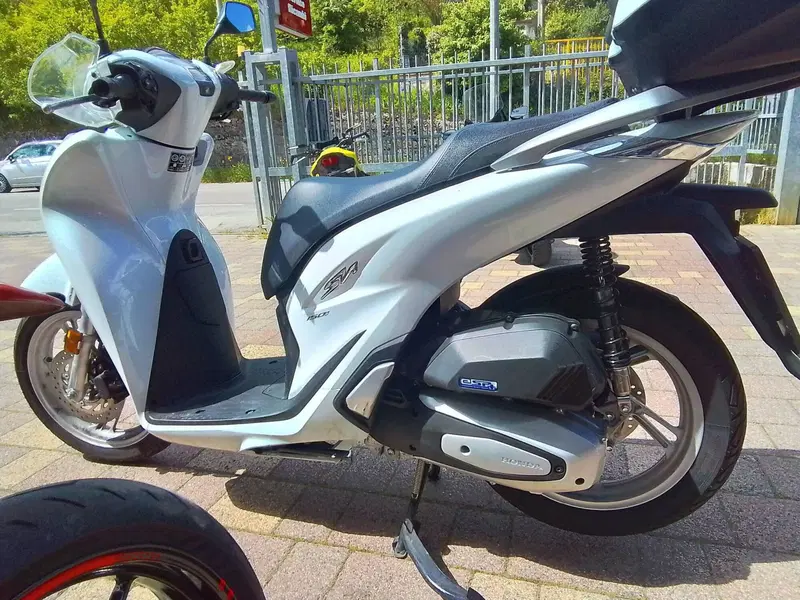Honda SH 150i (2020 - 23) (17)