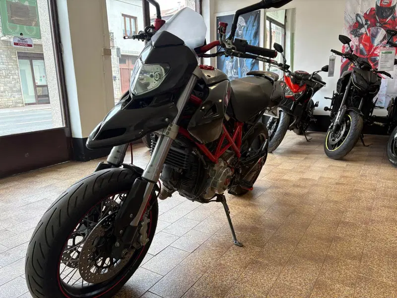 Ducati Hypermotard 1100 (2007 - 09) (5)