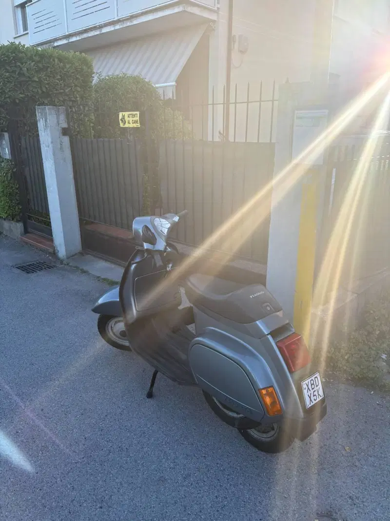 Piaggio Vespa 50 HP 4M (5)
