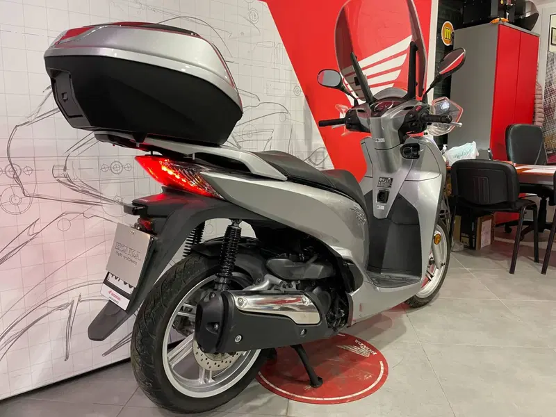 Honda SH 300 i ABS (2016 - 20) (7)