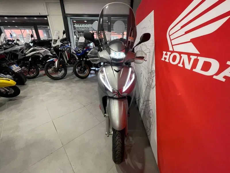 Honda SH 300 i ABS (2016 - 20) (4)