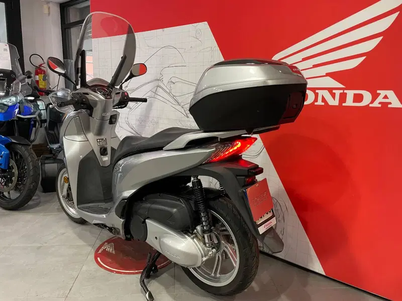 Honda SH 300 i ABS (2016 - 20) (2)