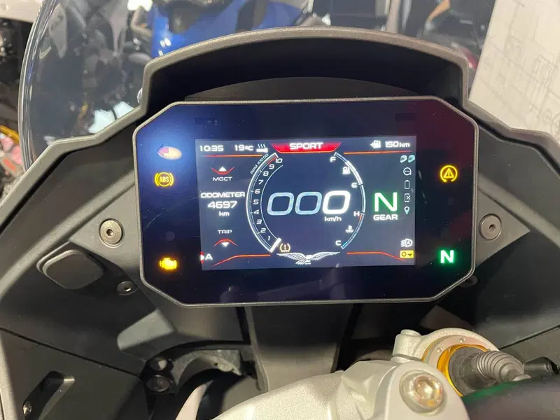 Moto Guzzi V100 Mandello S (2025 - 26) (9)