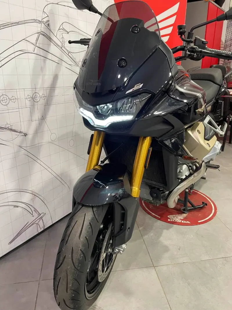 Moto Guzzi V100 Mandello S (2025 - 26) (10)