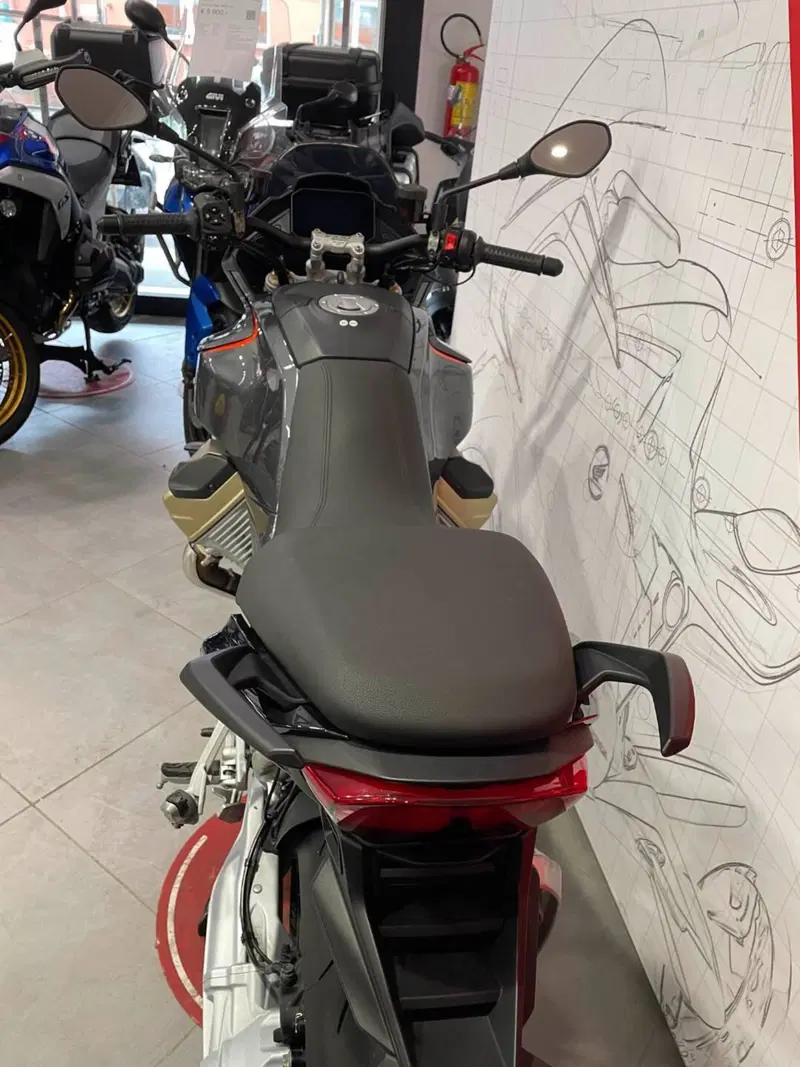 Moto Guzzi V100 Mandello S (2025 - 26) (12)