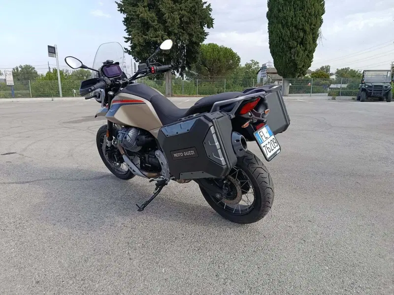 Moto Guzzi V85 TT Travel (2024 - 26) (3)