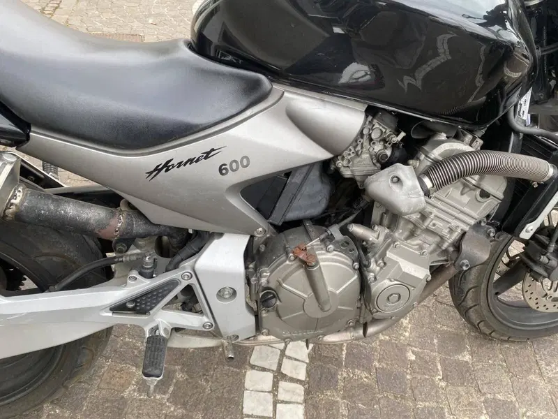 Honda Hornet 600 (2003 - 04) (6)