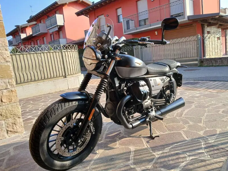 Moto Guzzi V9 Bobber Special Edition (2023 - 25) (4)