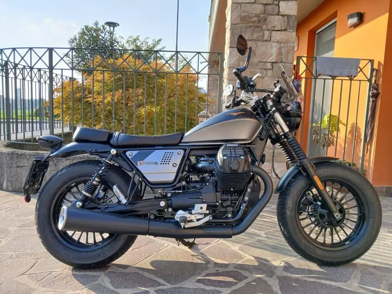 Moto Guzzi V9 Bobber Special Edition (2023 - 25) (6)