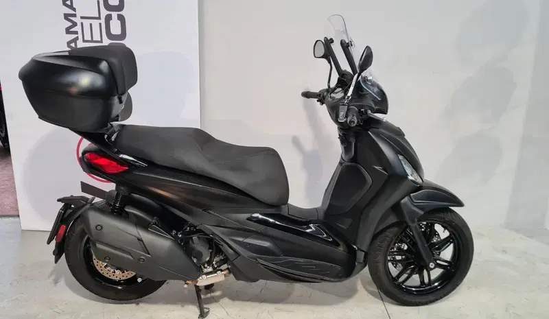 Piaggio Beverly 400 (2025 - 26) (2)