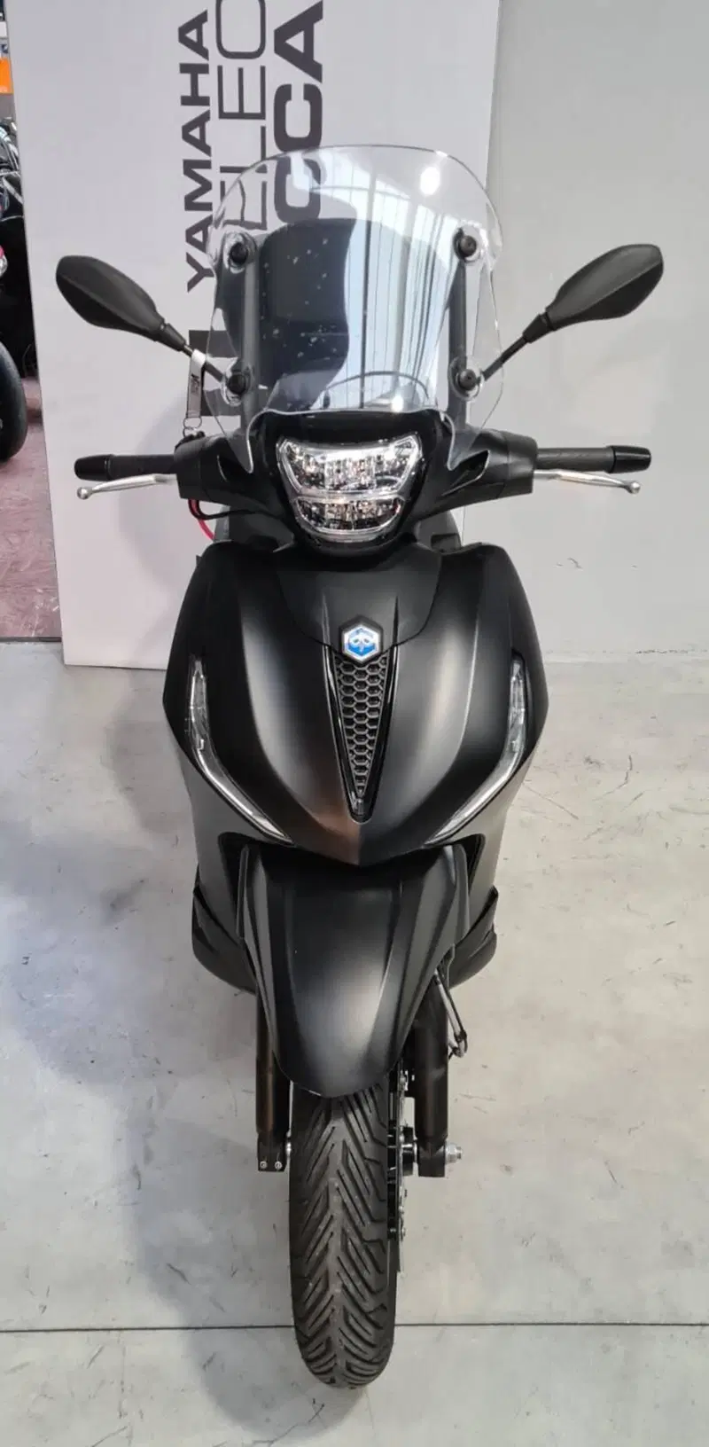 Piaggio Beverly 400 (2025 - 26) (3)
