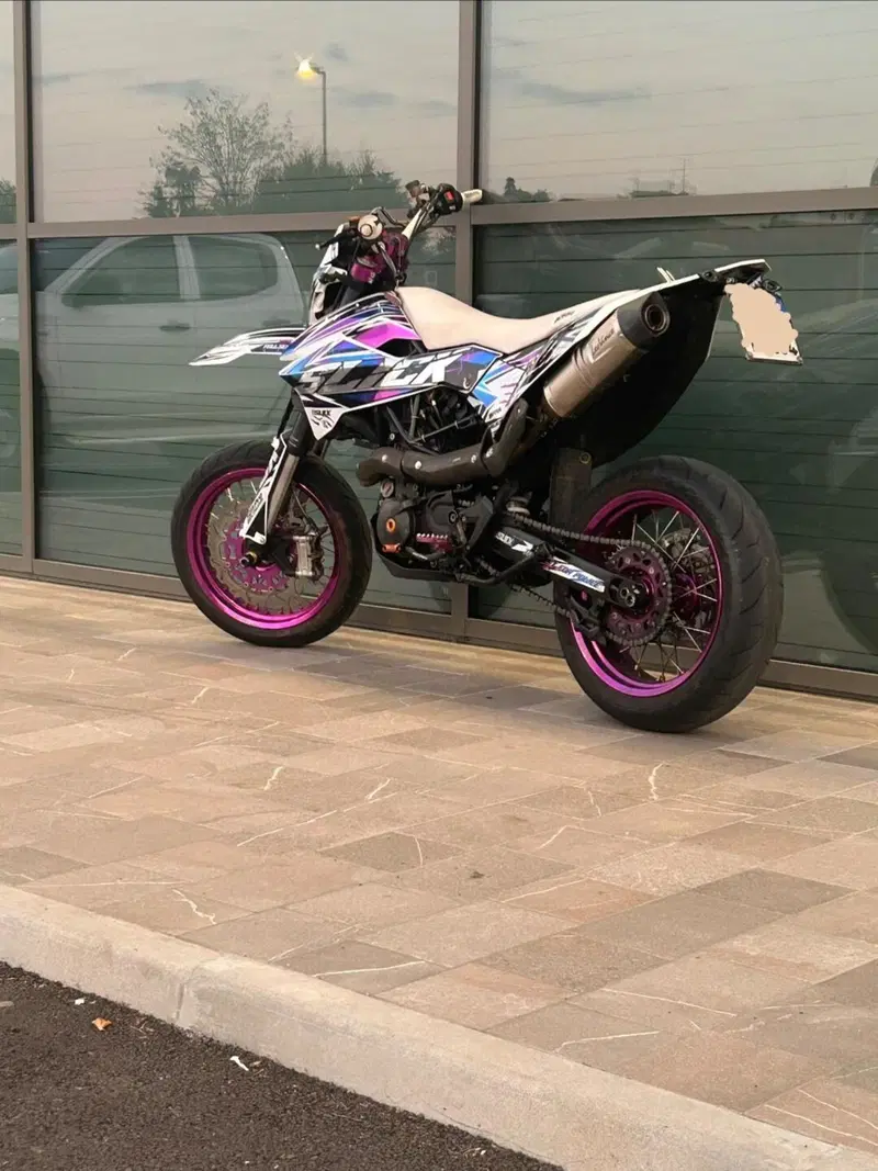 KTM 690 SMC (2008- 11) (3)