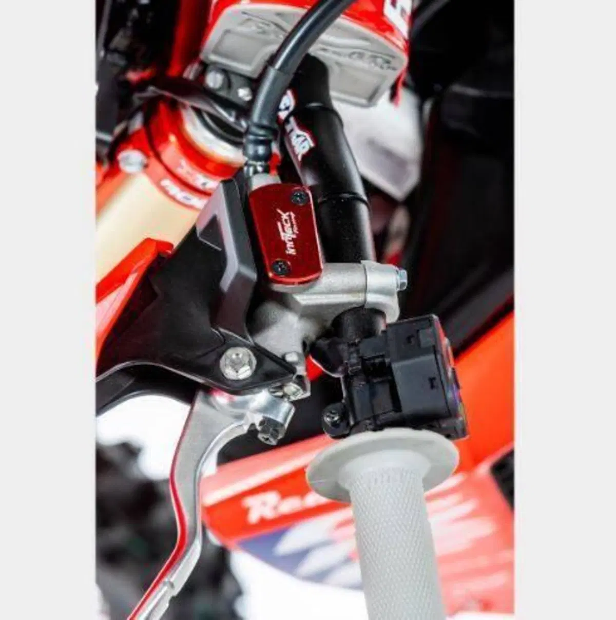 Honda CRF 300RX Enduro Special (2026) (7)