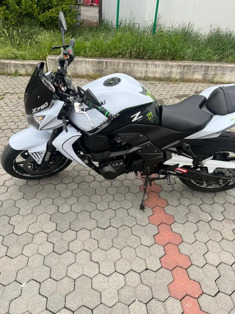 Kawasaki Z 750 (2007 - 14)