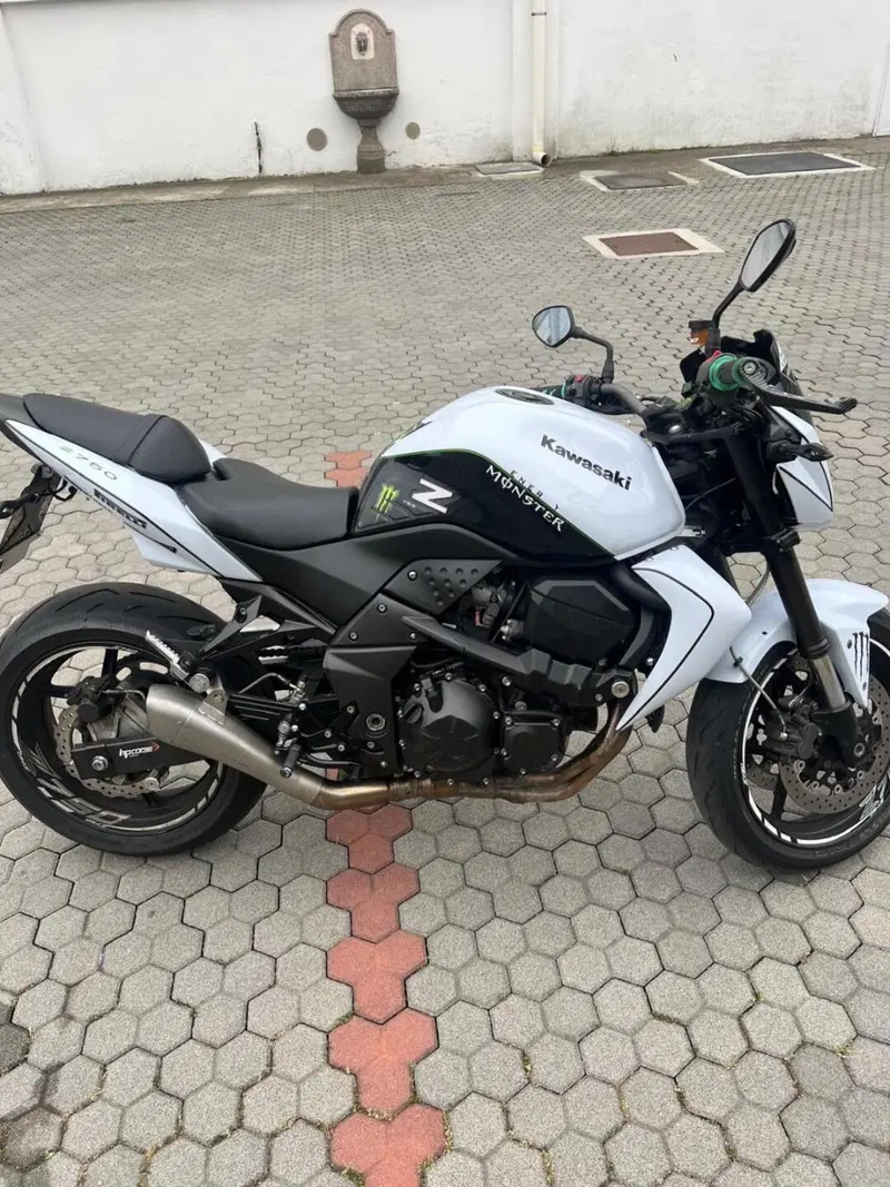 Kawasaki Z 750 (2007 - 14) (2)
