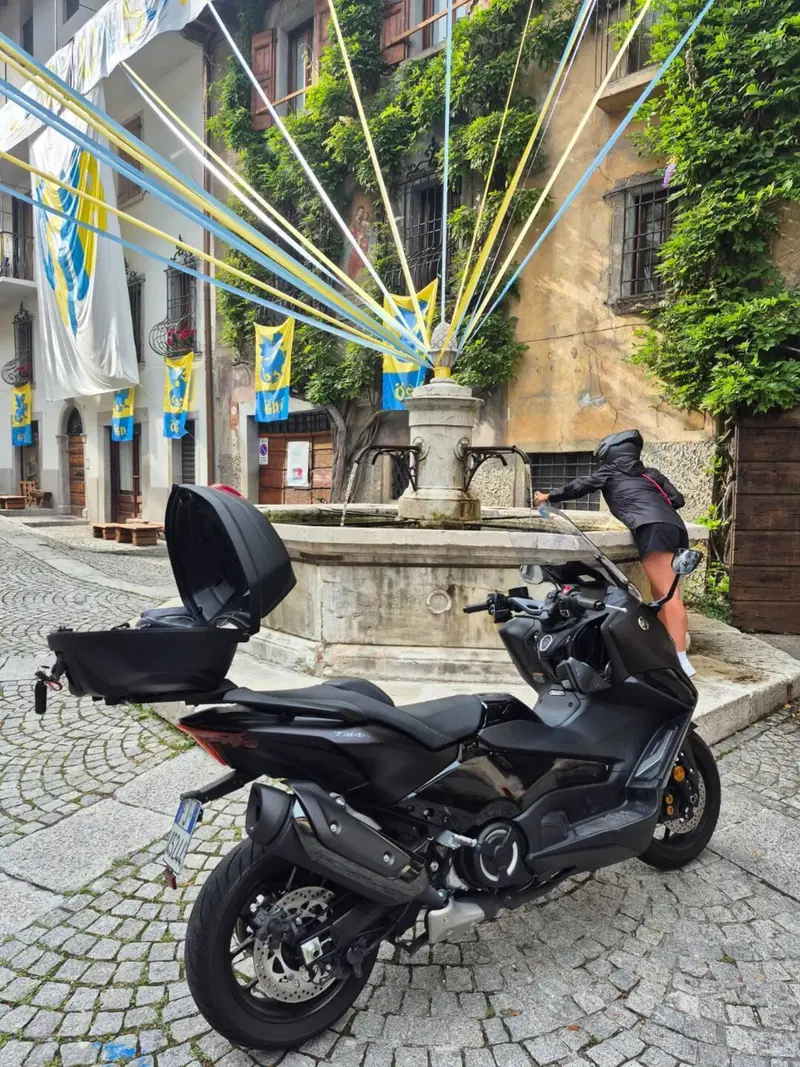 Yamaha T-Max 560 Tech Max (2022 - 24) (4)
