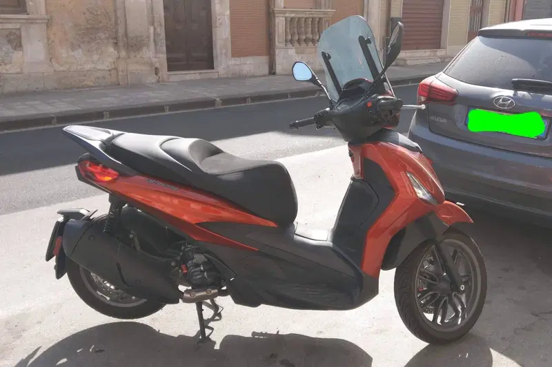 Piaggio Beverly 300 S ABS-ASR (2021 - 25) (6)