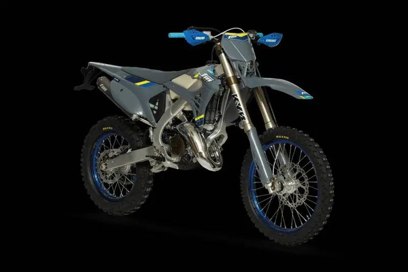 Tm Moto EN 125 ES Fi 2T (2026) (4)