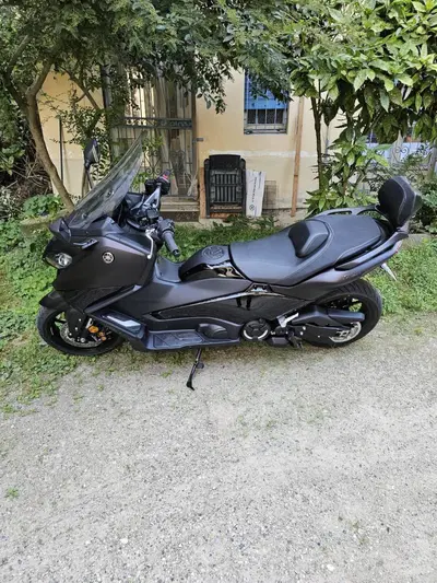 Yamaha T-Max 560 Tech Max (2022 - 24) usata