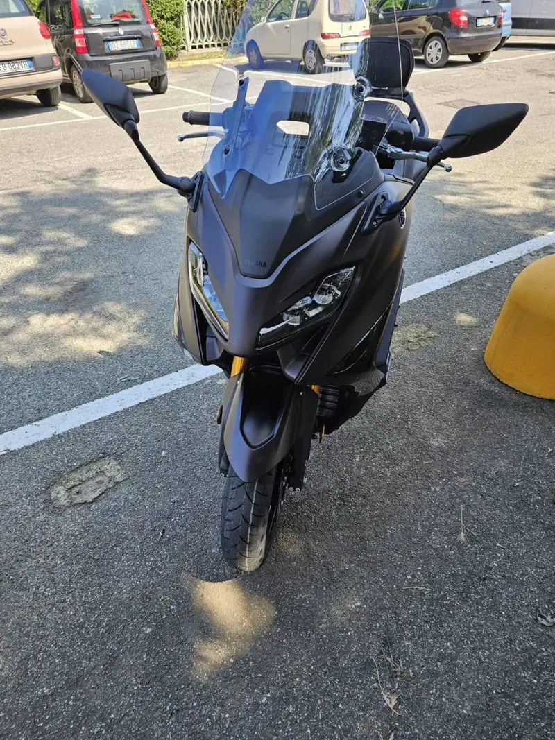 Yamaha T-Max 560 Tech Max (2022 - 24) (2)