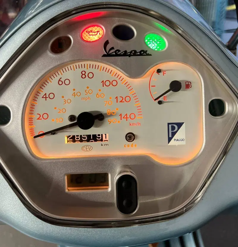 Vespa LX 150 (2005 - 11) (3)