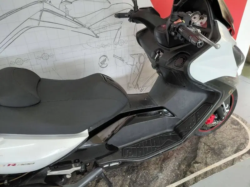 Kymco Xciting 300i R (2007 - 14) (4)