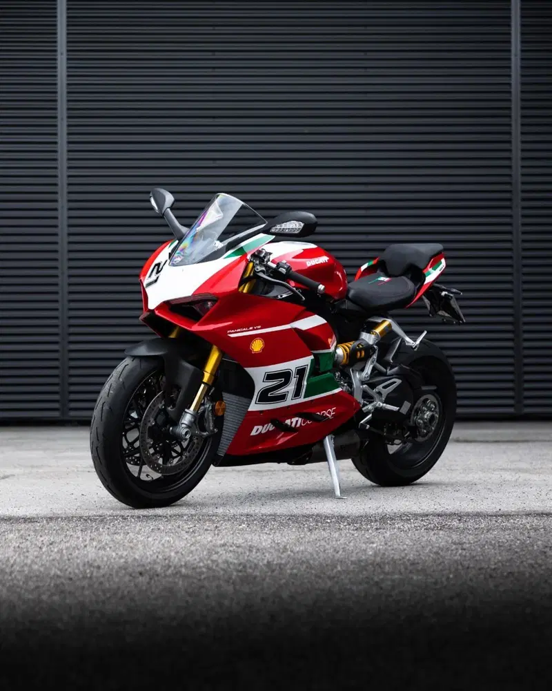 Ducati Panigale V2 Bayliss 1st Championship 20th Anniversary (2021 - 24) (3)