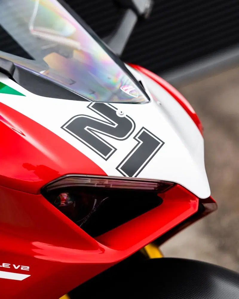 Ducati Panigale V2 Bayliss 1st Championship 20th Anniversary (2021 - 24) (8)