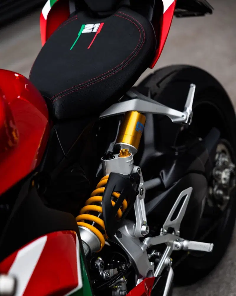 Ducati Panigale V2 Bayliss 1st Championship 20th Anniversary (2021 - 24) (12)