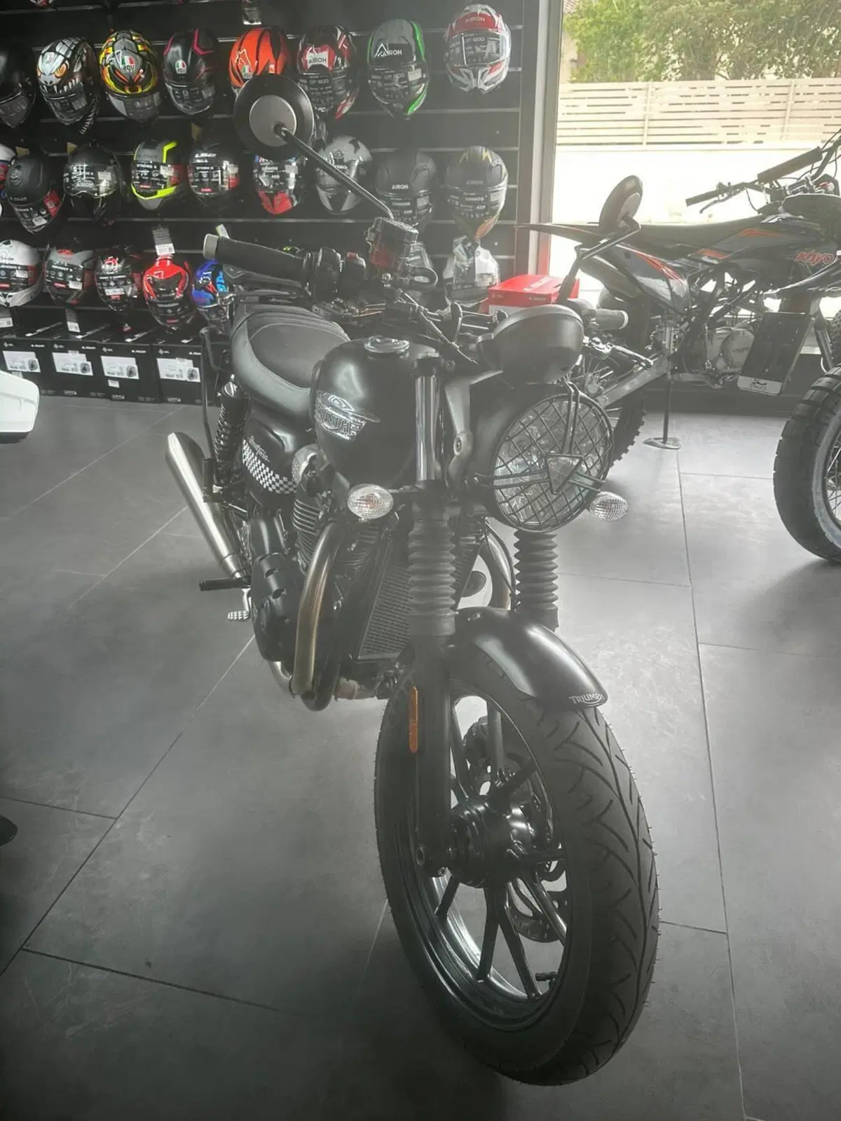 Triumph Street Twin 900 (2017 - 18) (3)