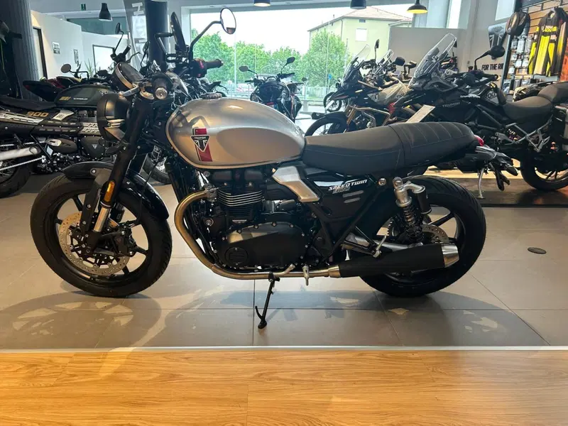 Triumph Speed Twin 900 (2025 - 26) (3)