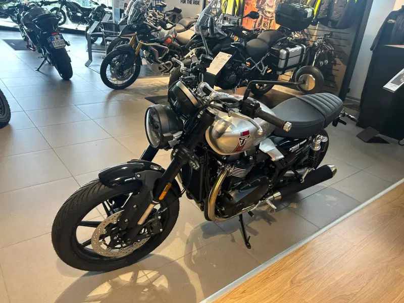 Triumph Speed Twin 900 (2025 - 26) (4)